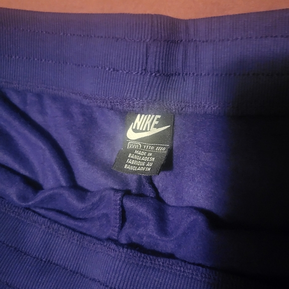 Nike Sweatsuit (Set) - Picture 2 of 3